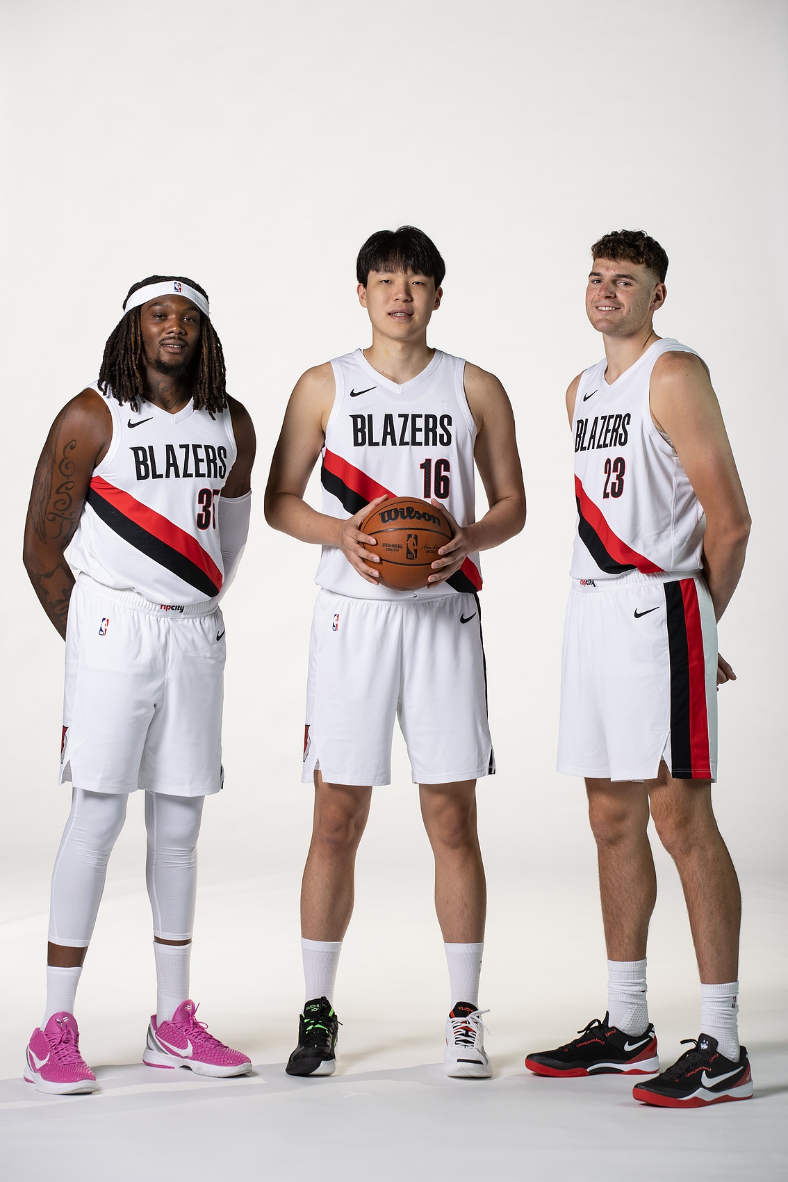 欧冠app下载-开拓者阵容盘点:缺射手 后卫太多 中锋位置若瀚森顶不上也要解决