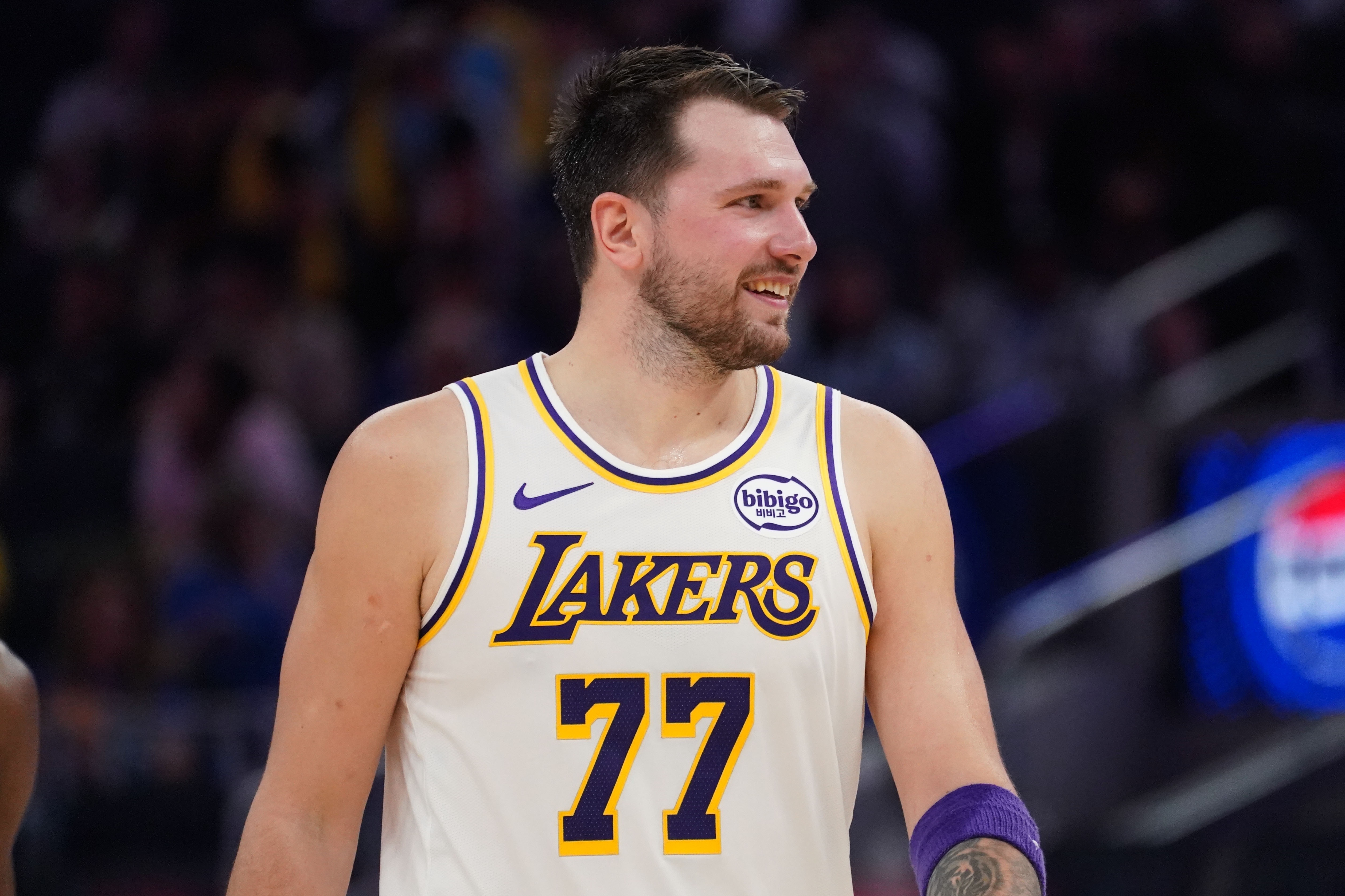 稳是很稳！东契奇22中10得27分10板7助1帽 7失误&amp;抱怨太多是瑕疵