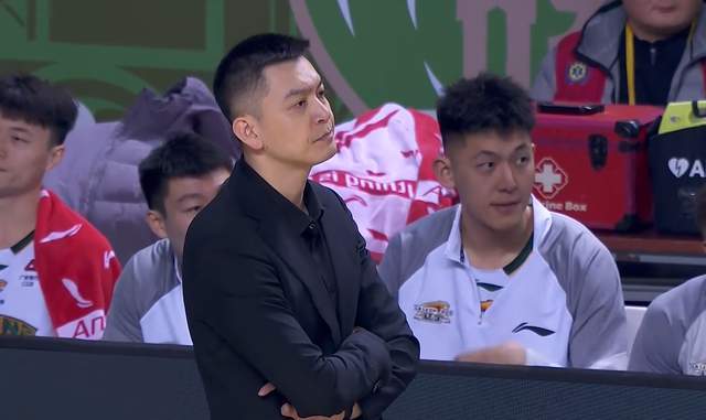 欧冠高清平台-央视不播!今晚7:35,辽篮力拼黑马,杨鸣恐难逃连败,新援需爆发